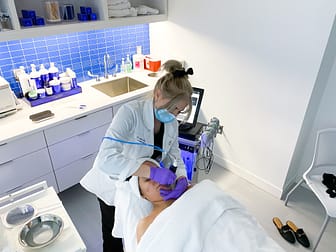 DC HydraFacial treatment in office